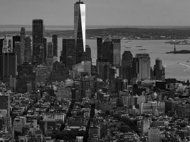 Bajo Manhattan con el One World Trade Center
